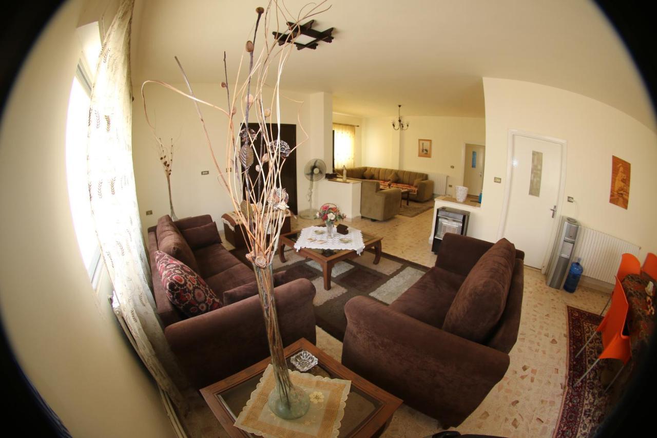 Alice & Andrew Apt. Few Steps To Madaba Old City Center Exterior photo