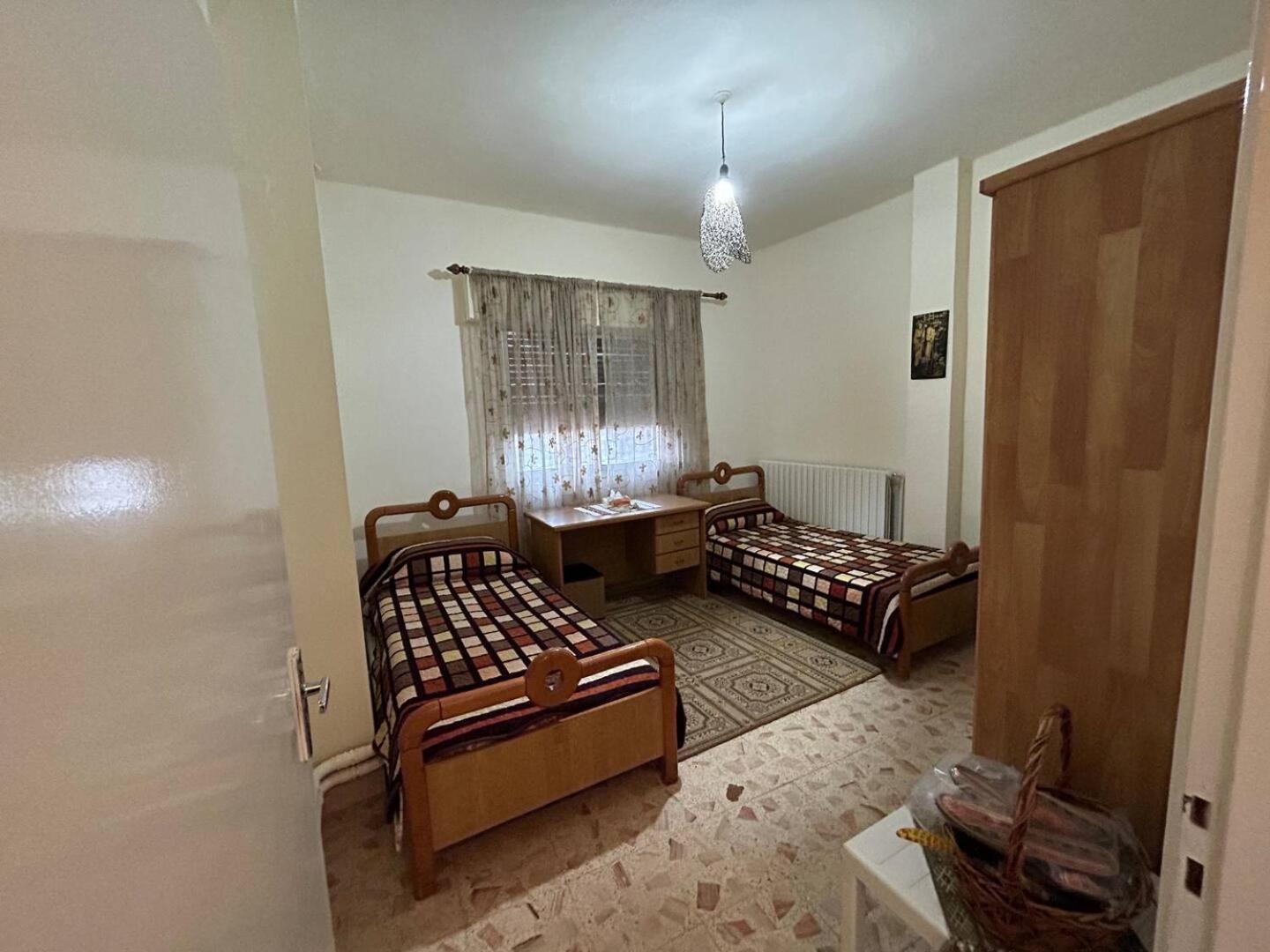Alice & Andrew Apt. Few Steps To Madaba Old City Center Exterior photo